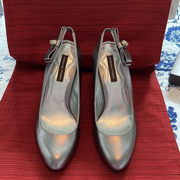 Adrienne Vittadini Pewter Slingbacks - Picture 2 of 4